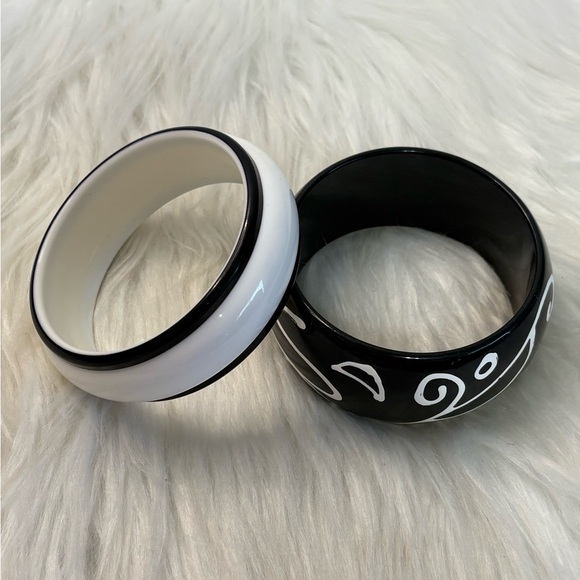 Source Unknown Black and White Resin Bangle Duo - Picture 2 of 6